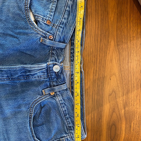 Distressed Levi's 501 - Picture 9 of 9